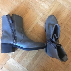Clarks women’s boots